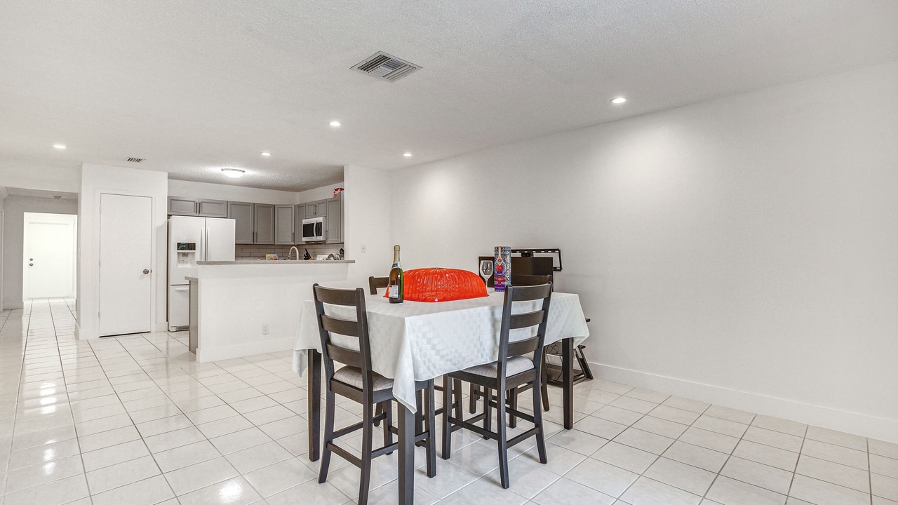 Photo of Bedroom in Coral Springs