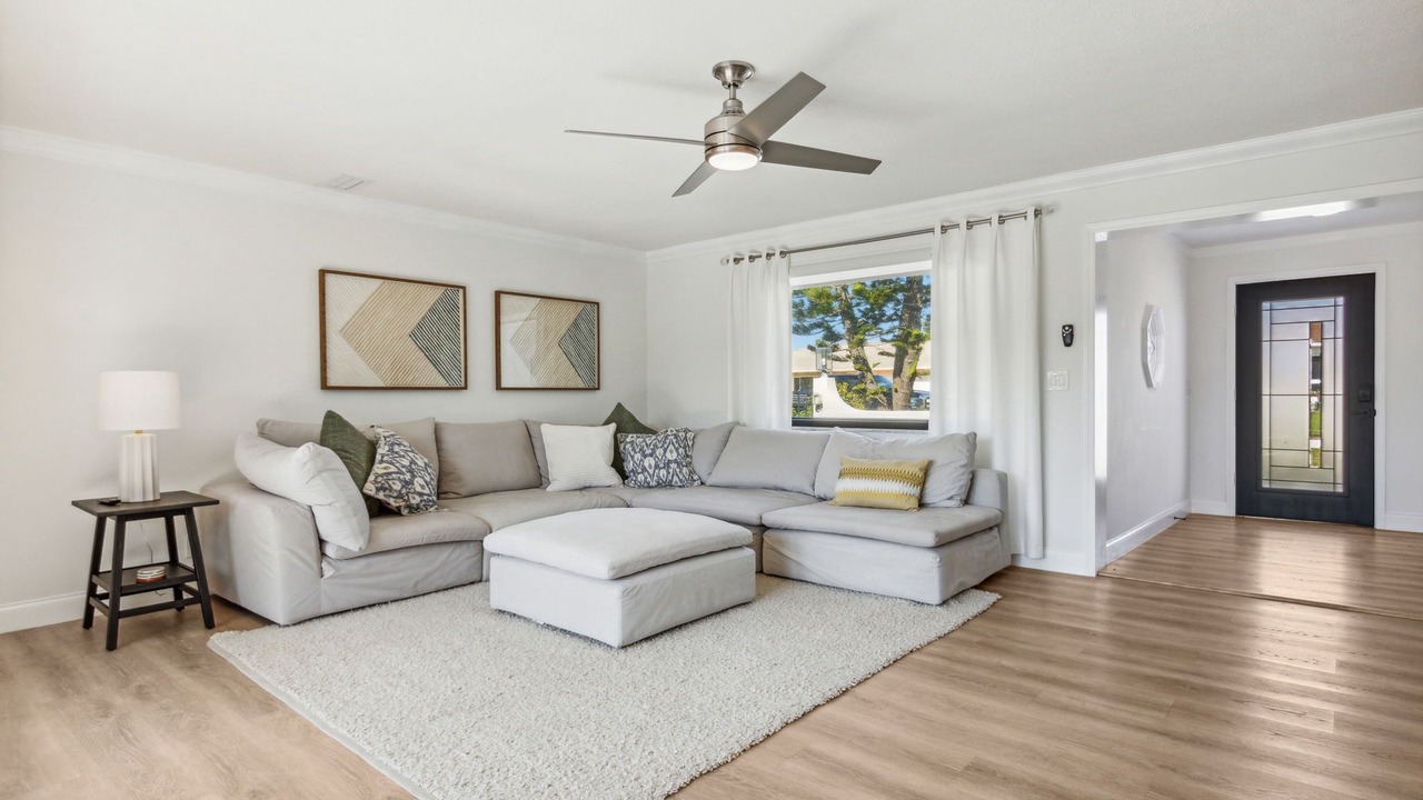 Photo of Livingroom in Yacht Haven