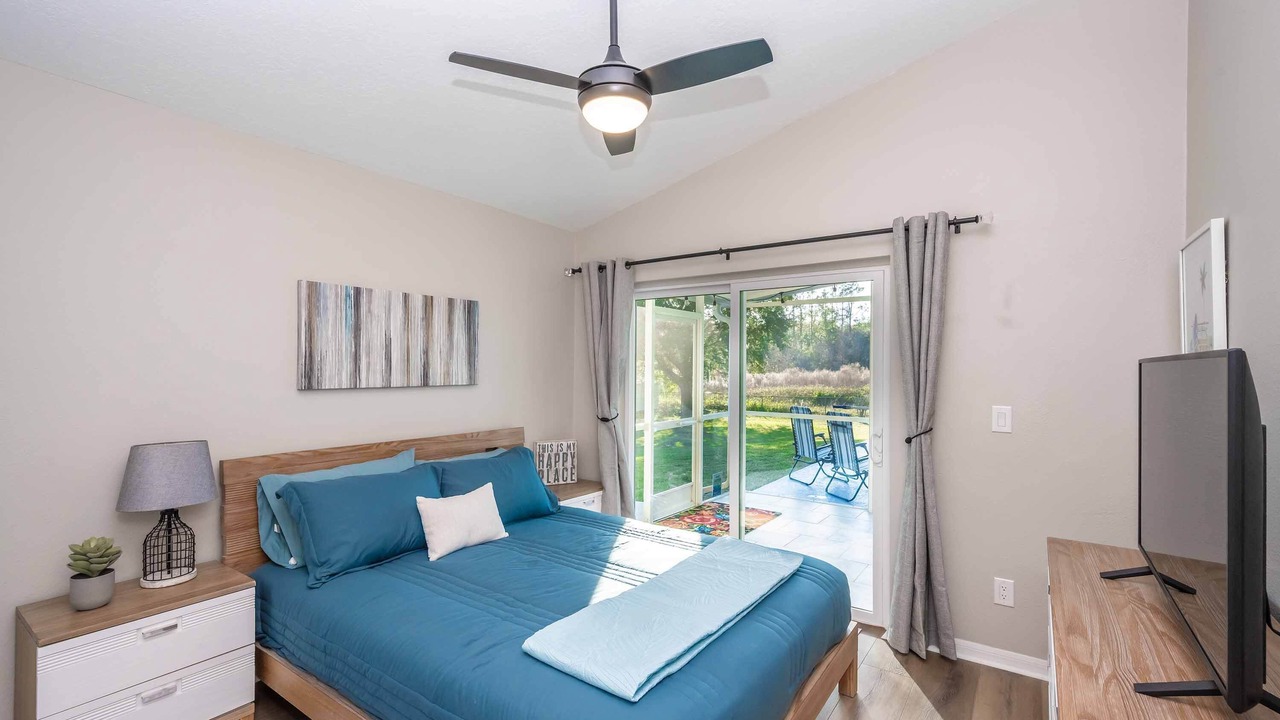 Photo of Bedroom in Groveland