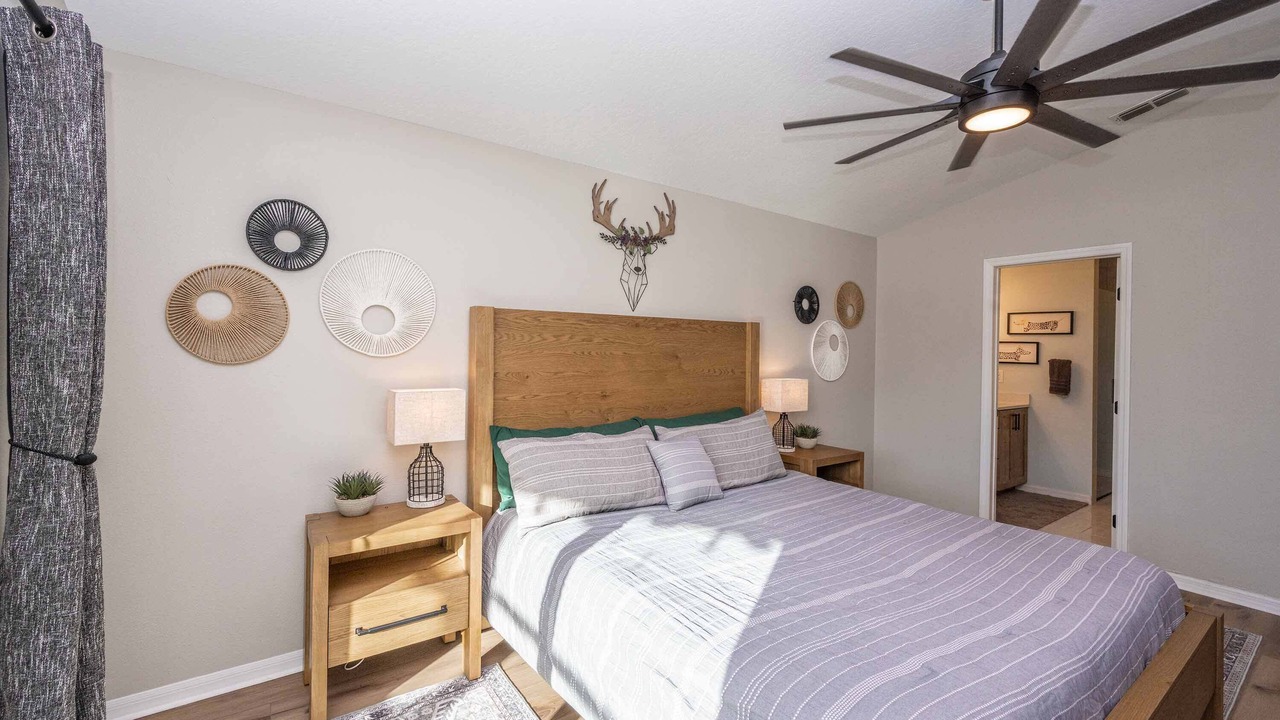 Photo of Bedroom in Groveland