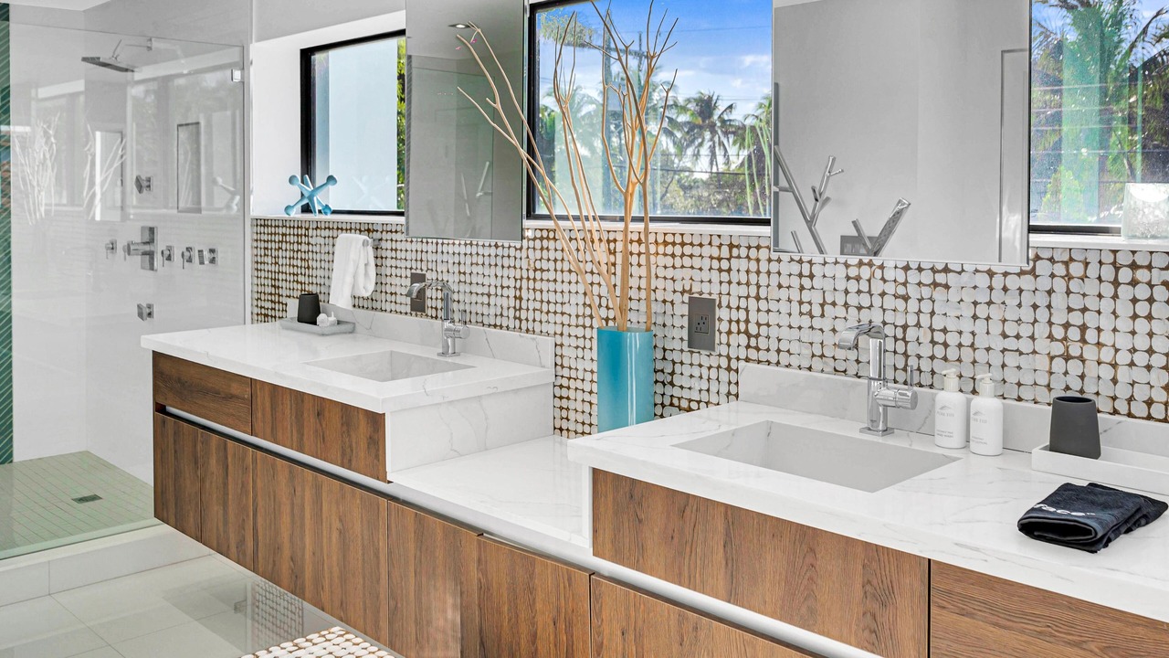 Photo of Bathroom in Harbor Beach