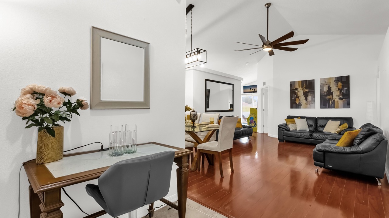 Photo of Bedroom in Florida Pines
