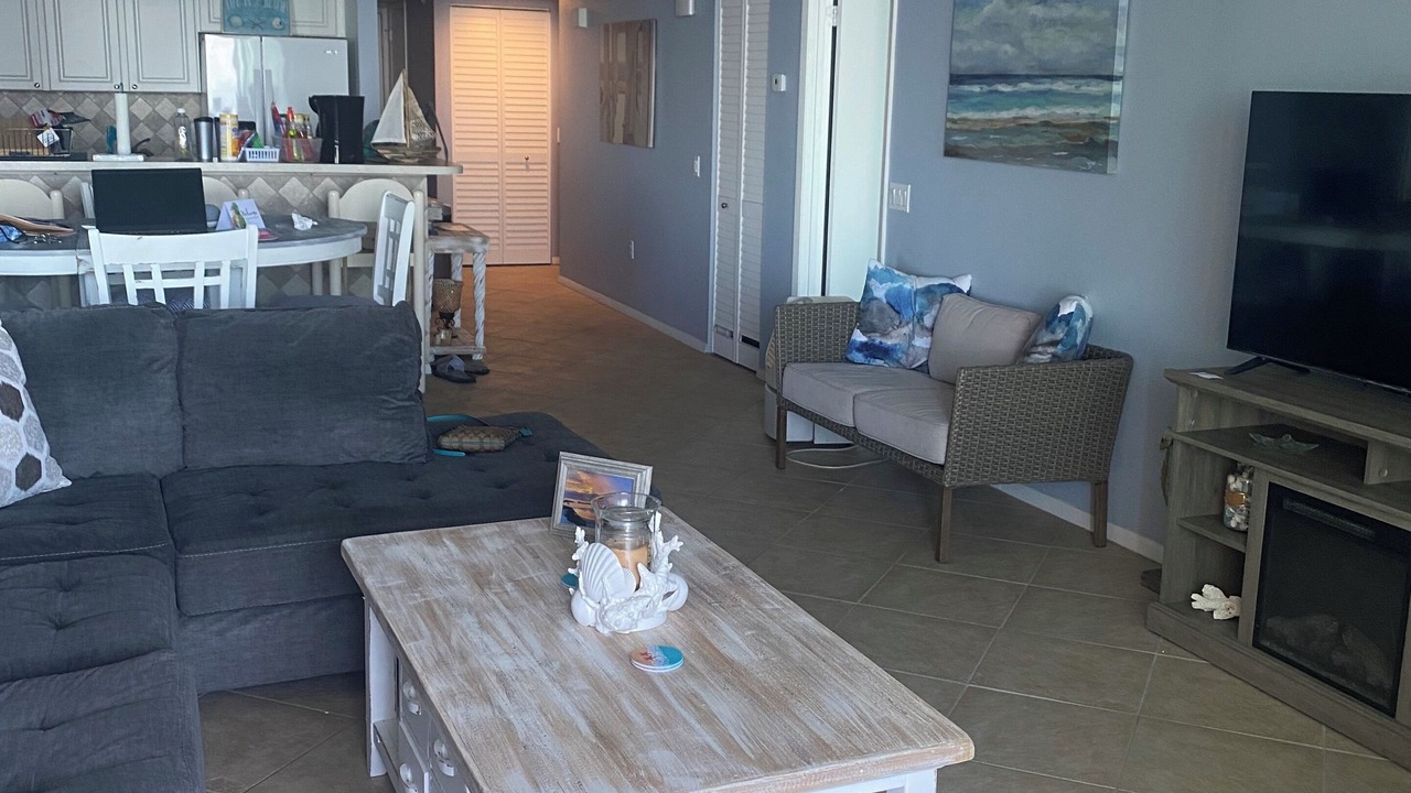 Photo of Livingroom in Hudson Beach Estates