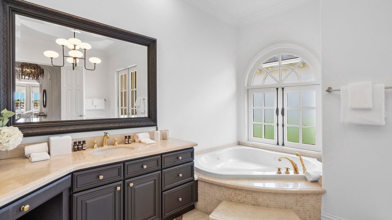 Photo of Bathroom in Hypoluxo Island