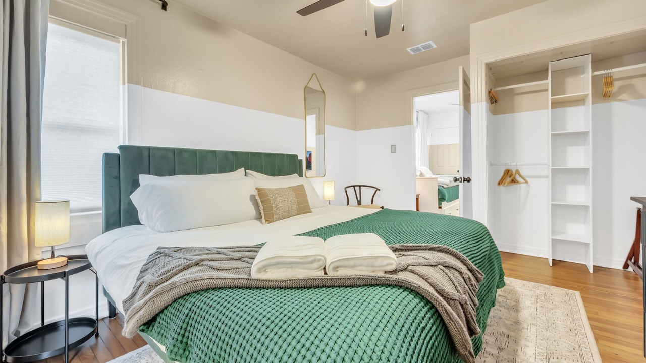 Photo of Bedroom in Murray Hill
