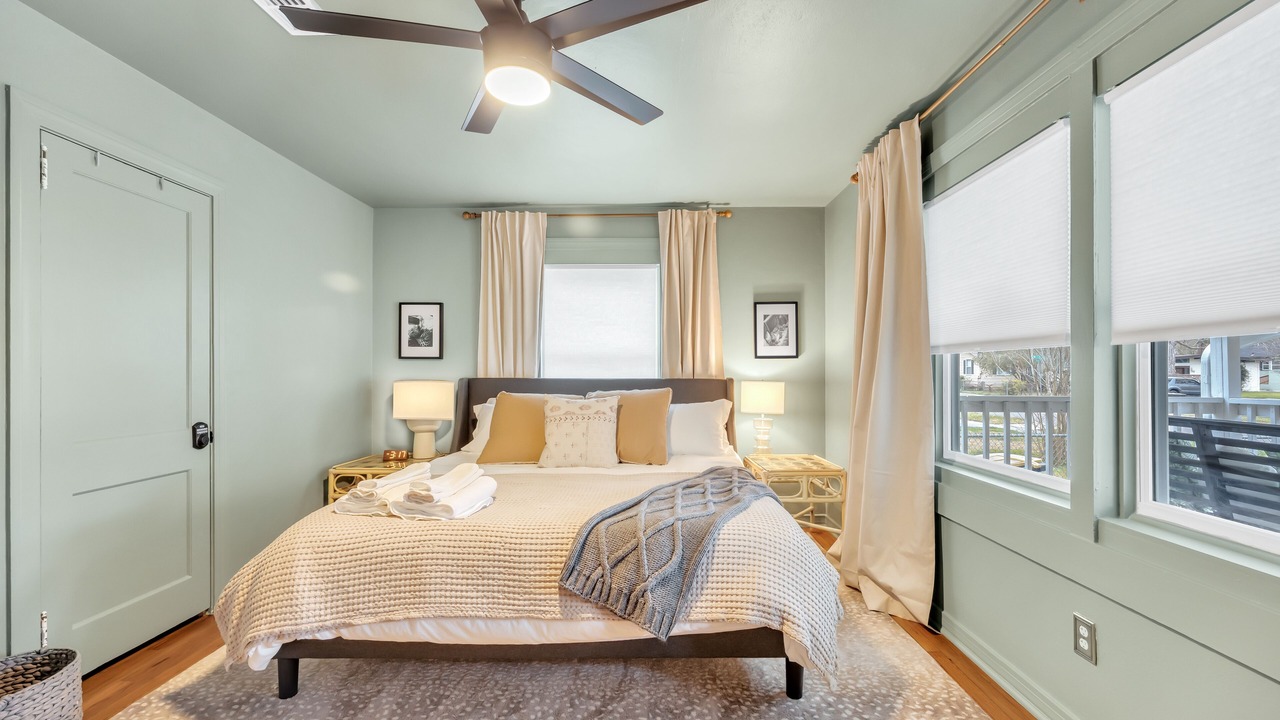 Photo of Bedroom in Murray Hill