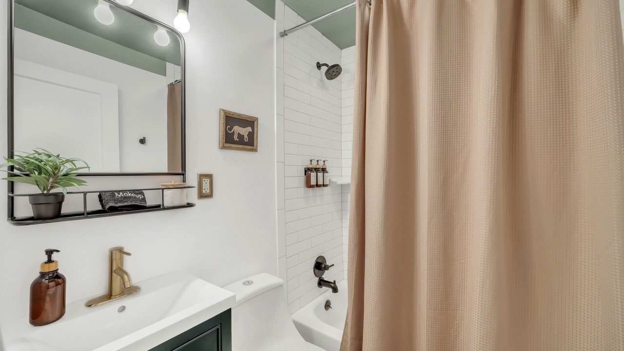 Photo of Bathroom in Murray Hill