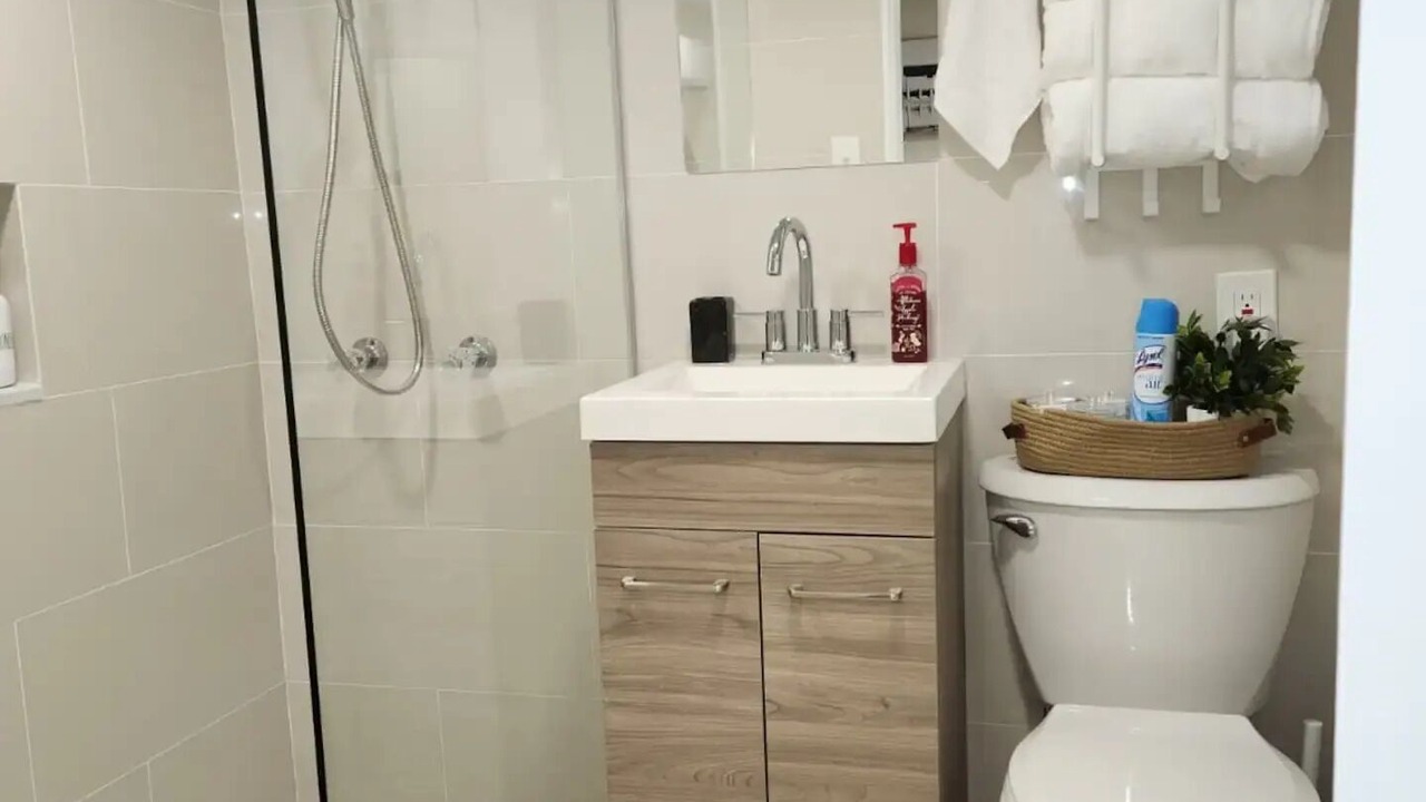 Photo of Bathroom in Allapattah