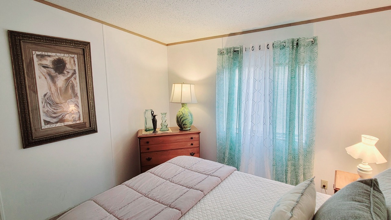 Photo of Bedroom in Edgewater