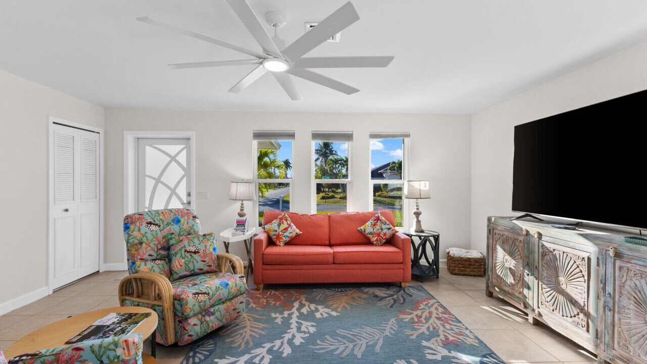 Photo of Livingroom in Caloosahatchee