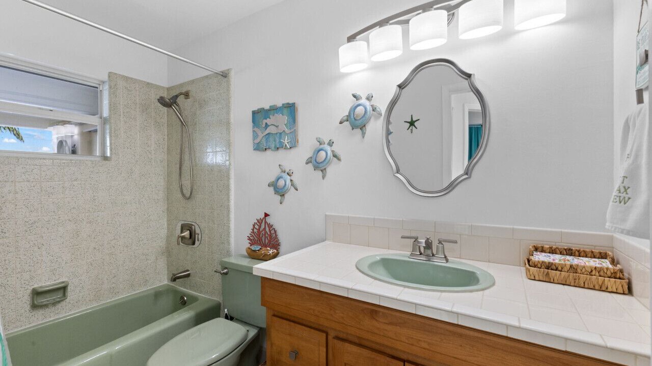 Photo of Bathroom in Caloosahatchee