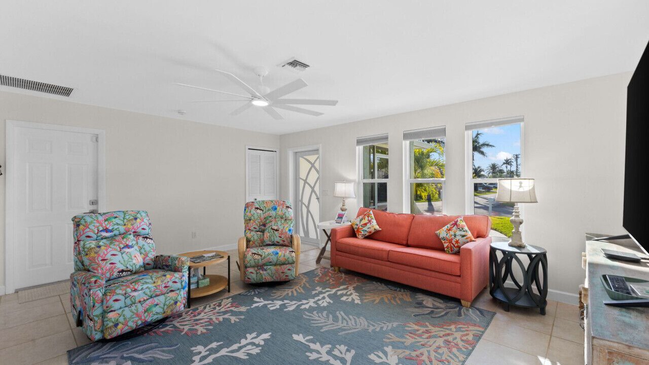 Photo of Livingroom in Caloosahatchee