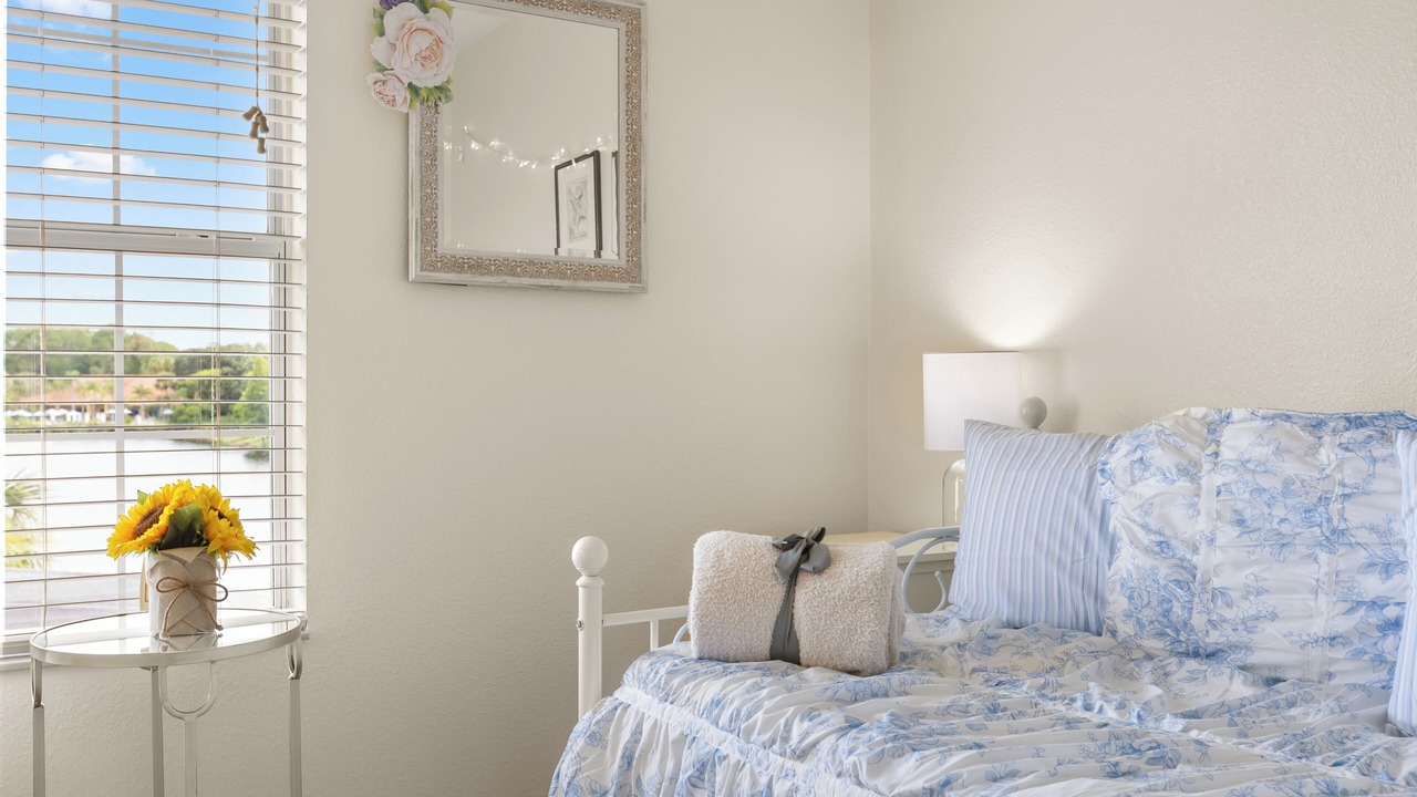 Photo of Bedroom in Sunset Lakes