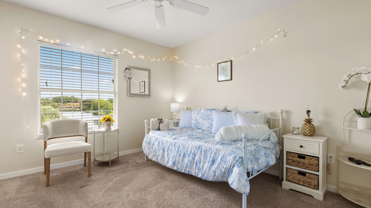 Photo of Bedroom in Sunset Lakes