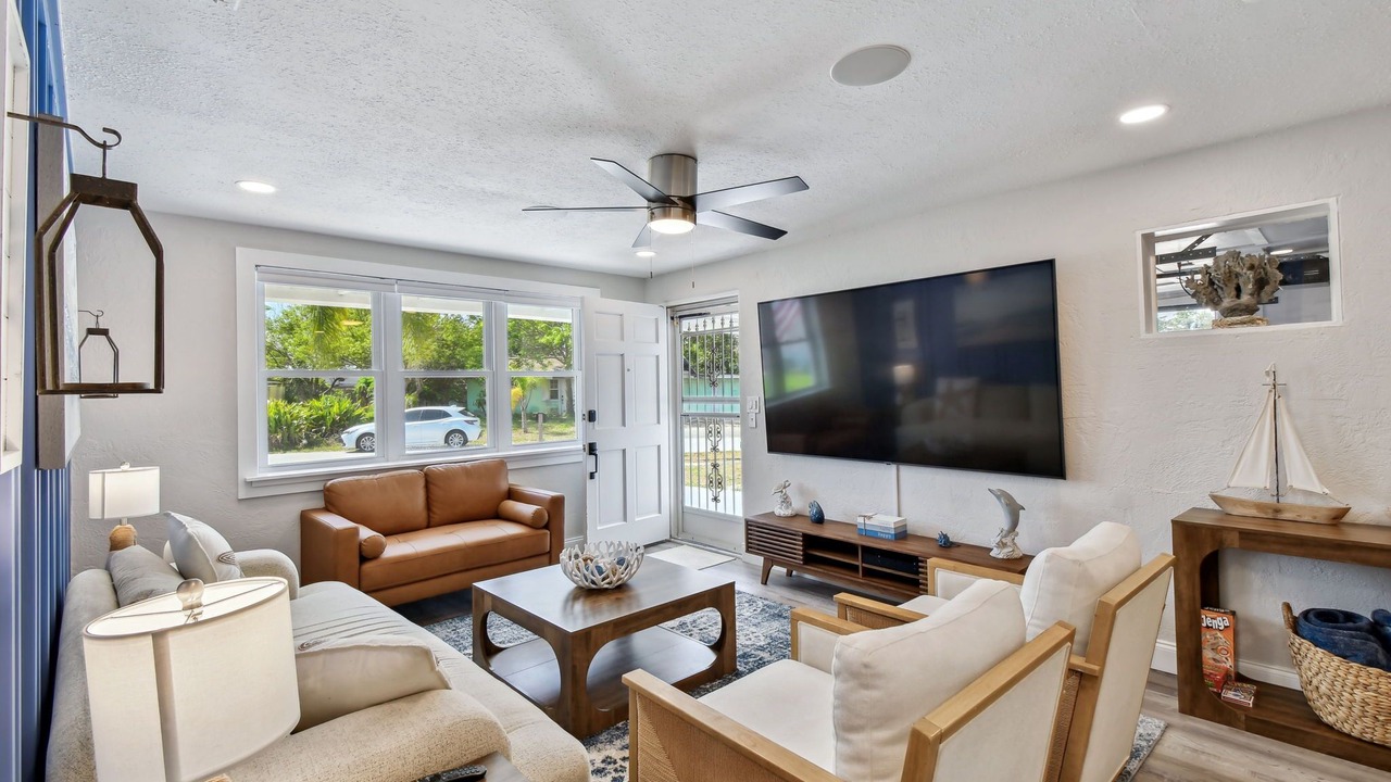 Photo of Livingroom in Ormond Ocean Gard