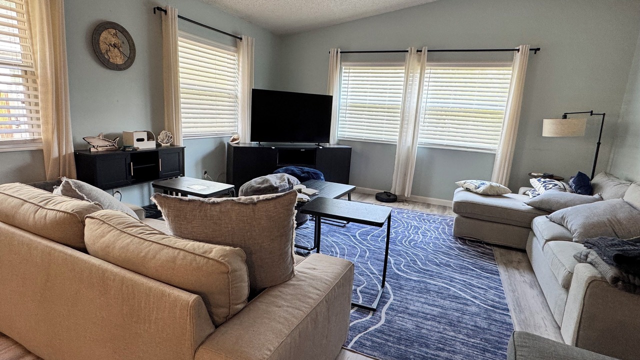 Photo of Livingroom in Jacksonville Beach