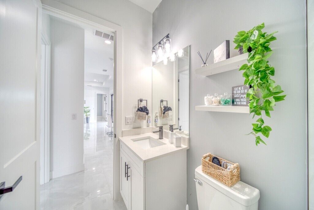 Photo of Bathroom in Mariner