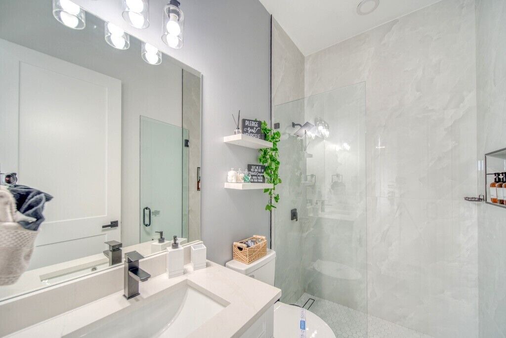 Photo of Bathroom in Mariner