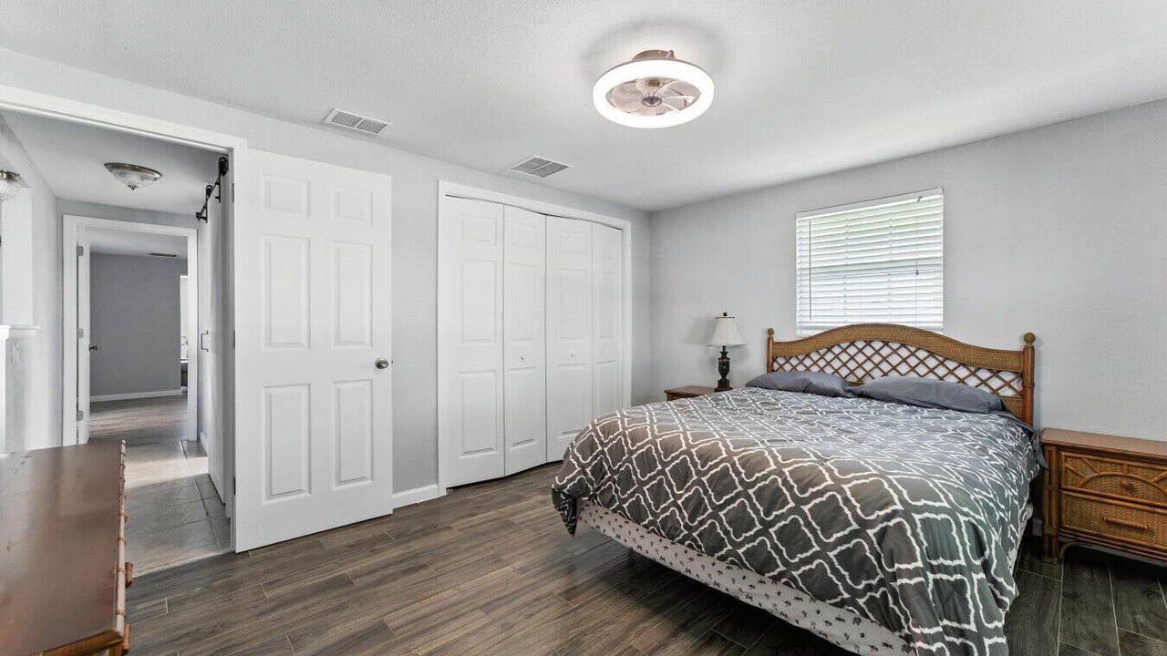 Photo of Bedroom in Edgewater