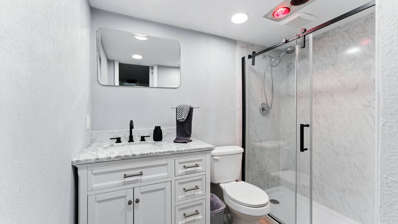 Photo of Bathroom in Edgewater