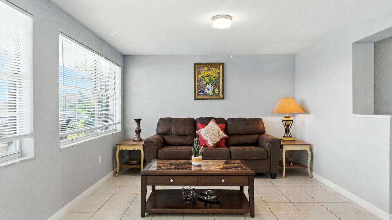 Photo of Livingroom in Edgewater