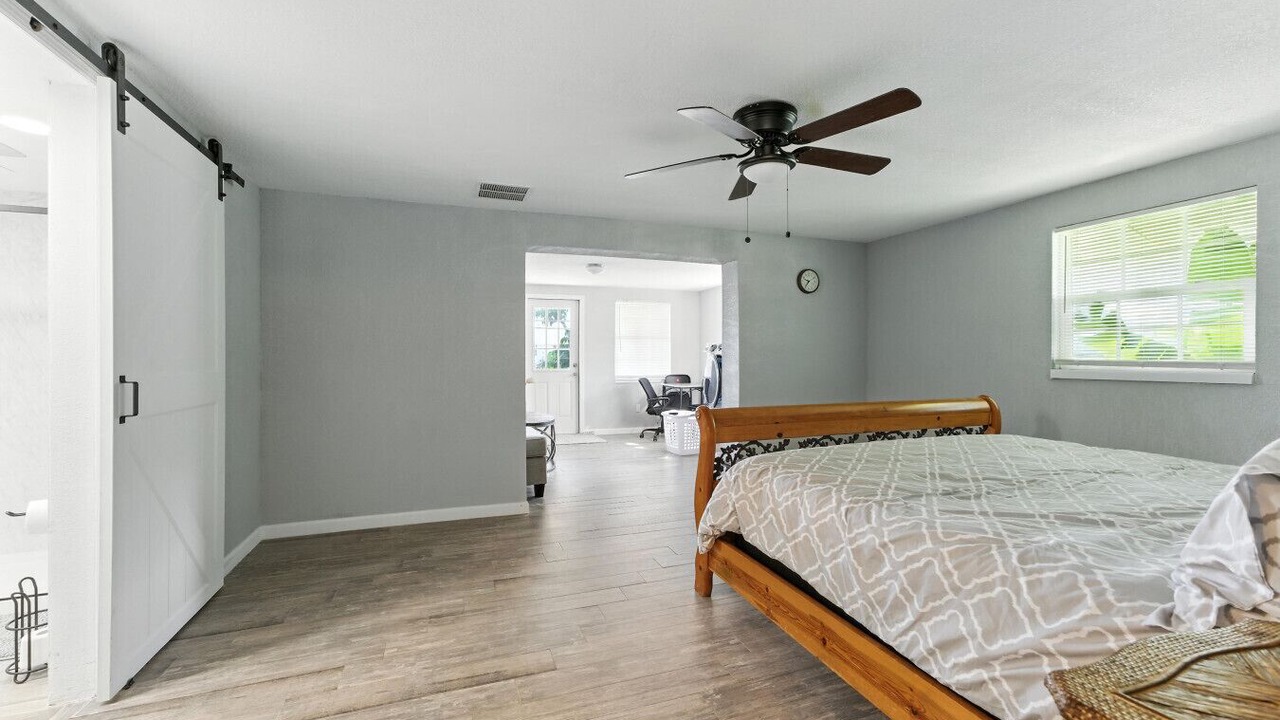 Photo of Bedroom in Edgewater