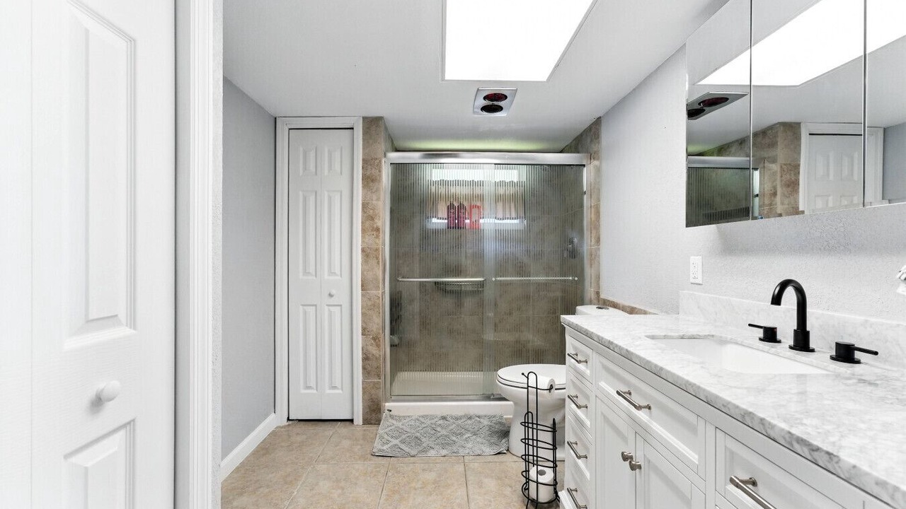 Photo of Bathroom in Edgewater
