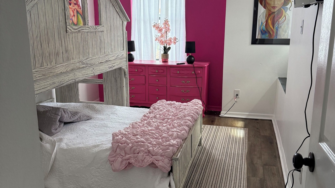Photo of Bedroom in Lake Davenport Estates