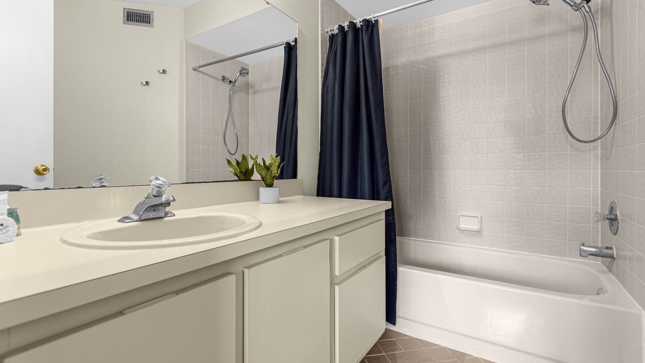 Photo of Bathroom in Ventura
