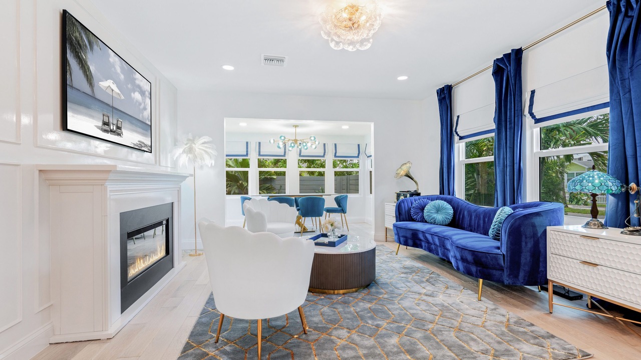 Photo of Livingroom in Downtown