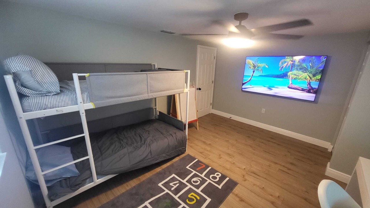 Photo of Bedroom in Killarney Shores To The Gulf