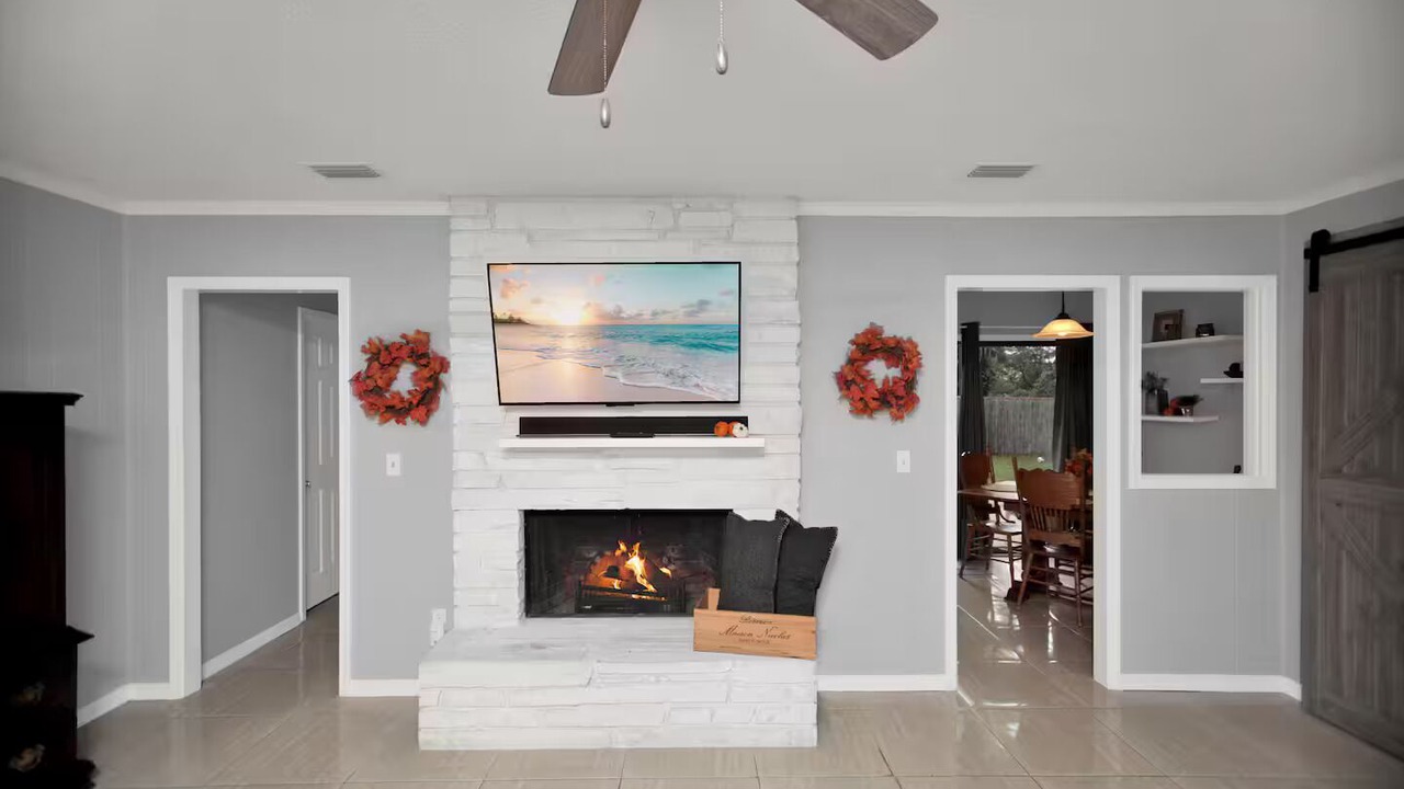 Photo of Livingroom in Jacksonville
