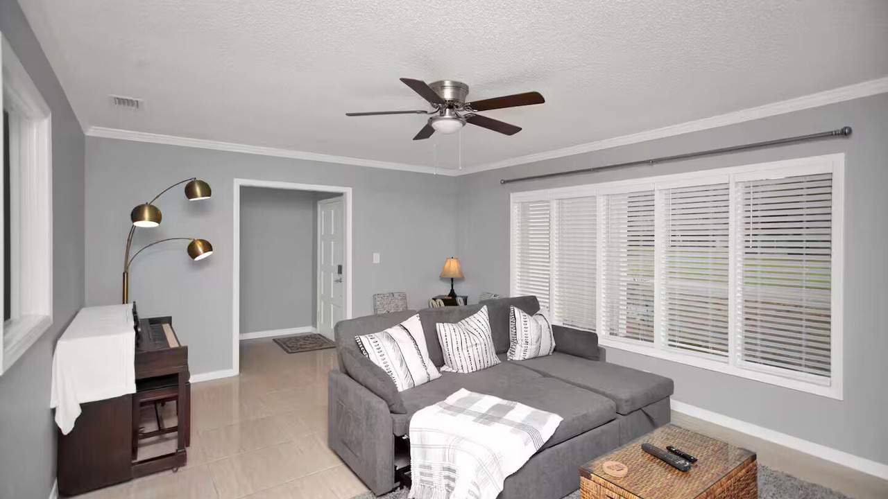 Photo of Livingroom in Jacksonville