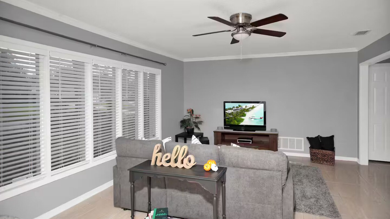 Photo of Livingroom in Jacksonville