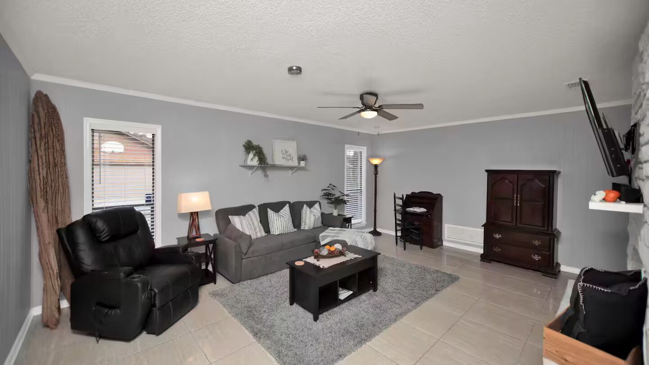 Photo of Livingroom in Jacksonville
