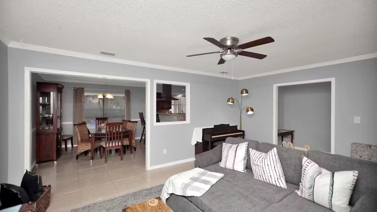 Photo of Livingroom in Jacksonville