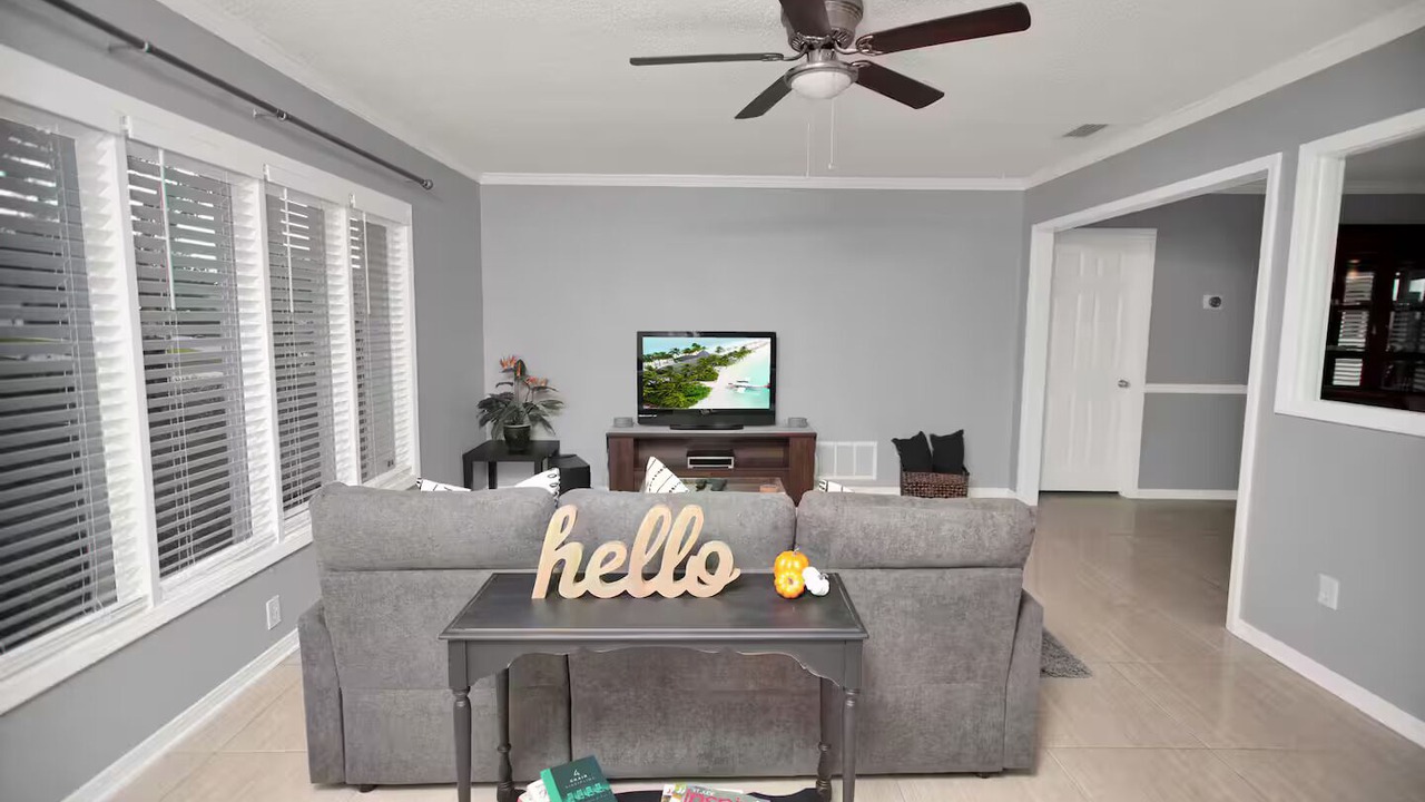 Photo of Livingroom in Jacksonville