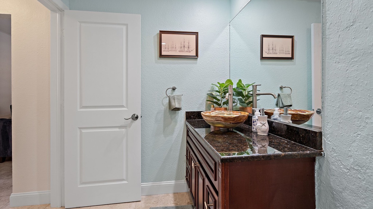 Photo of Bathroom in Harbor Hills