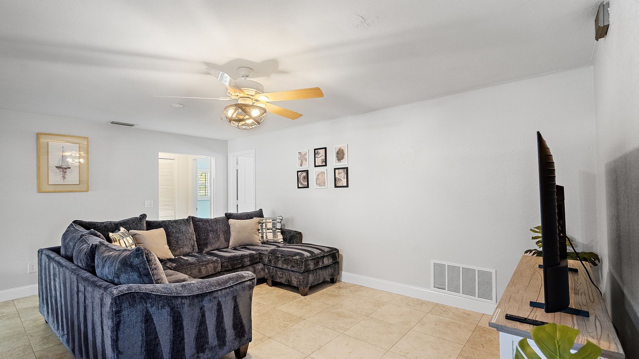 Photo of Livingroom in Harbor Hills