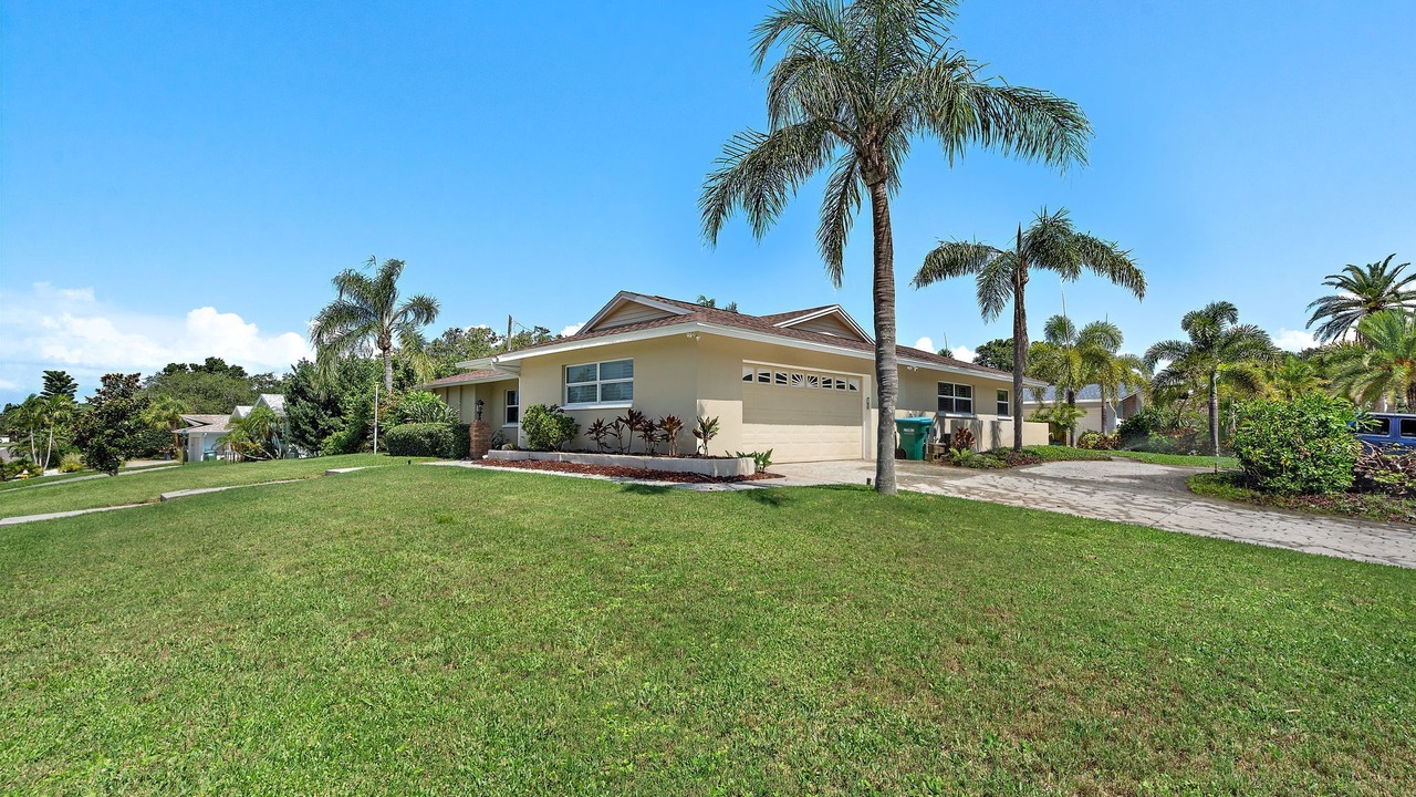 Photo of Outdoor in Harbor Hills