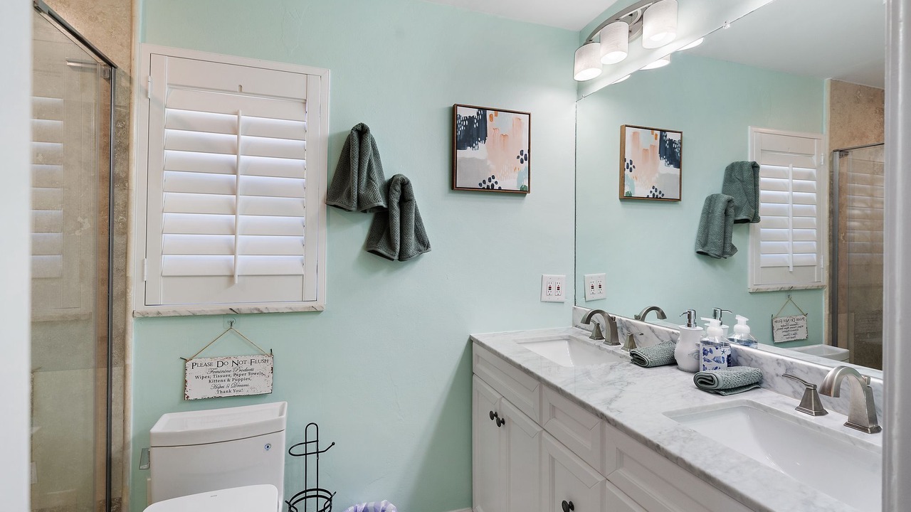 Photo of Bathroom in Harbor Hills