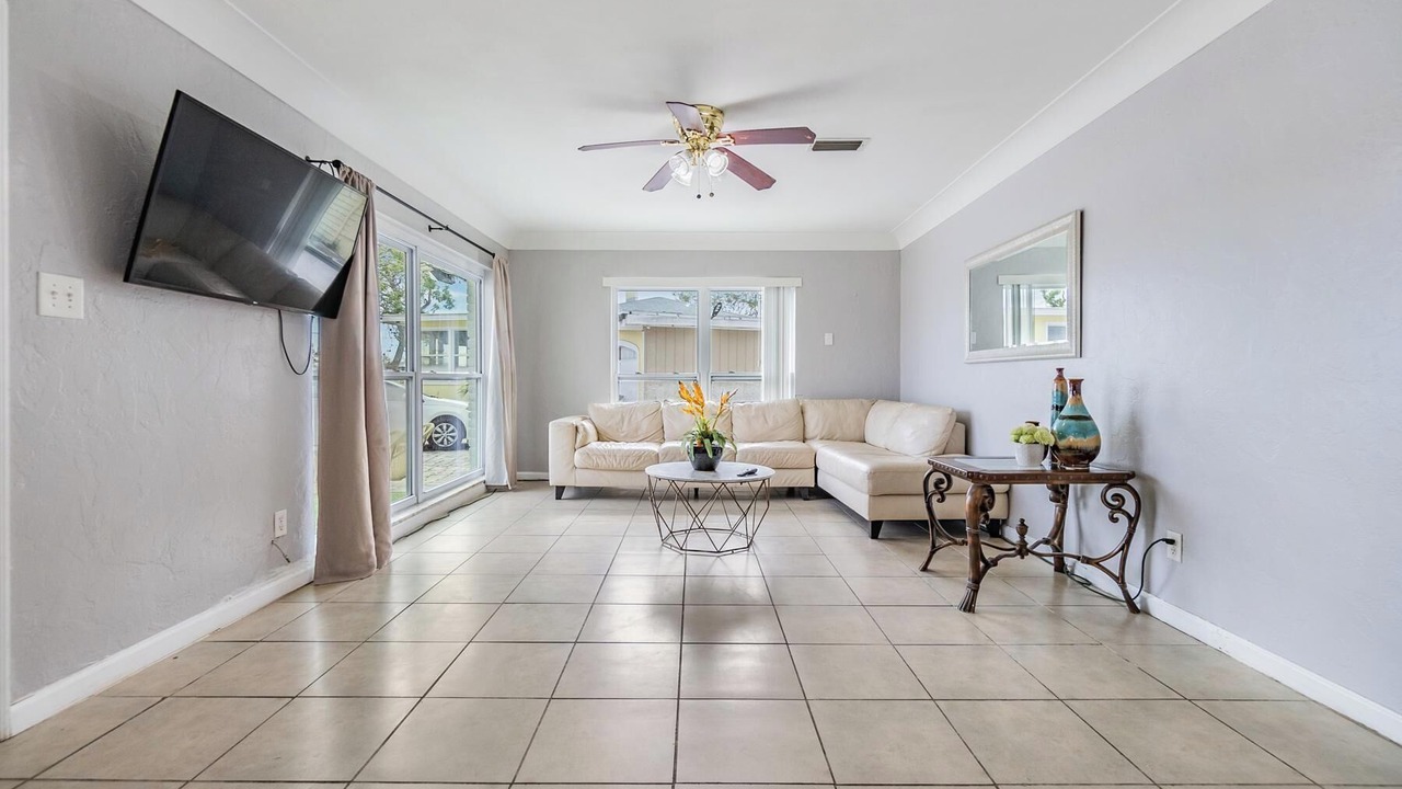 Photo of Livingroom in Bayou Shores