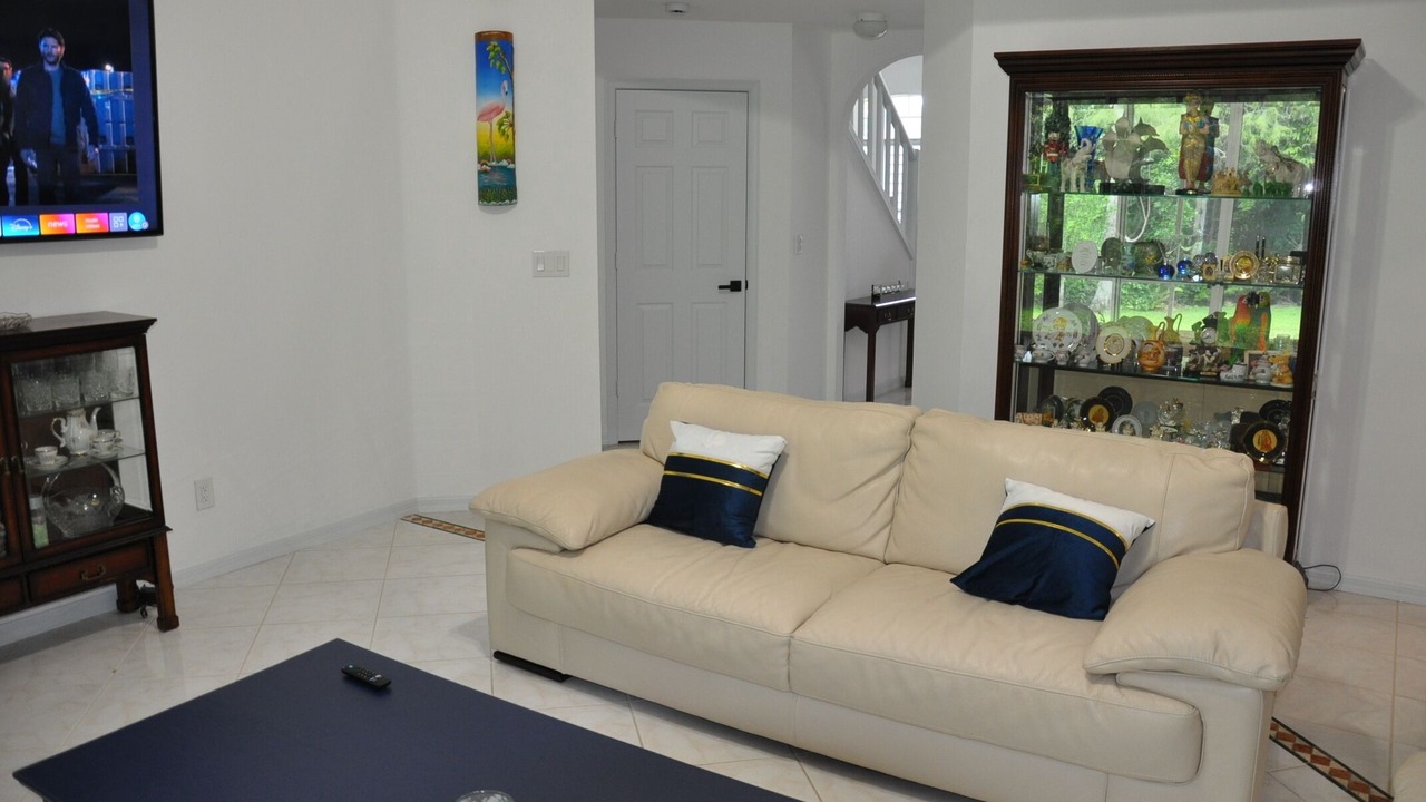 Photo of Livingroom in Crown Pointe
