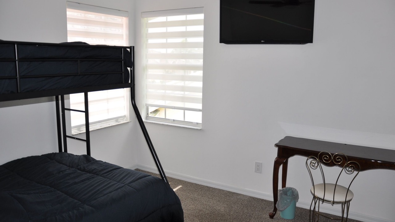 Photo of Bedroom in Crown Pointe