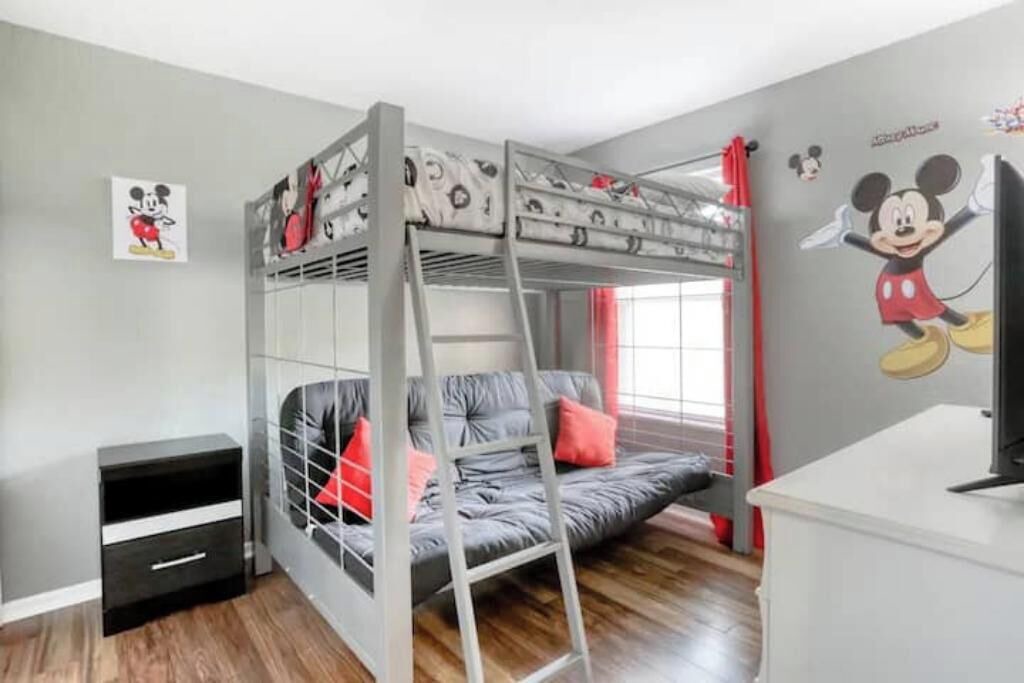 Photo of Bedroom in Regal Palms