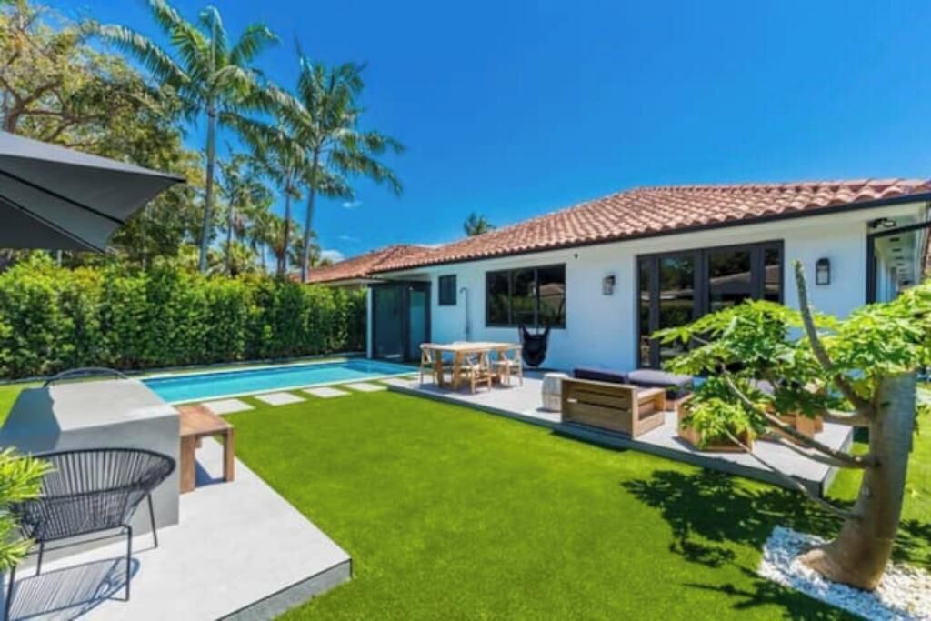 Photo of Outdoor in Country Club Section