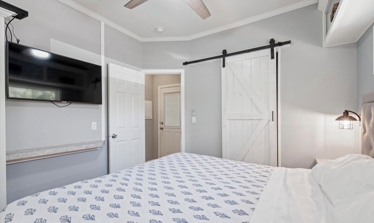 Photo of Bedroom in Salt Springs