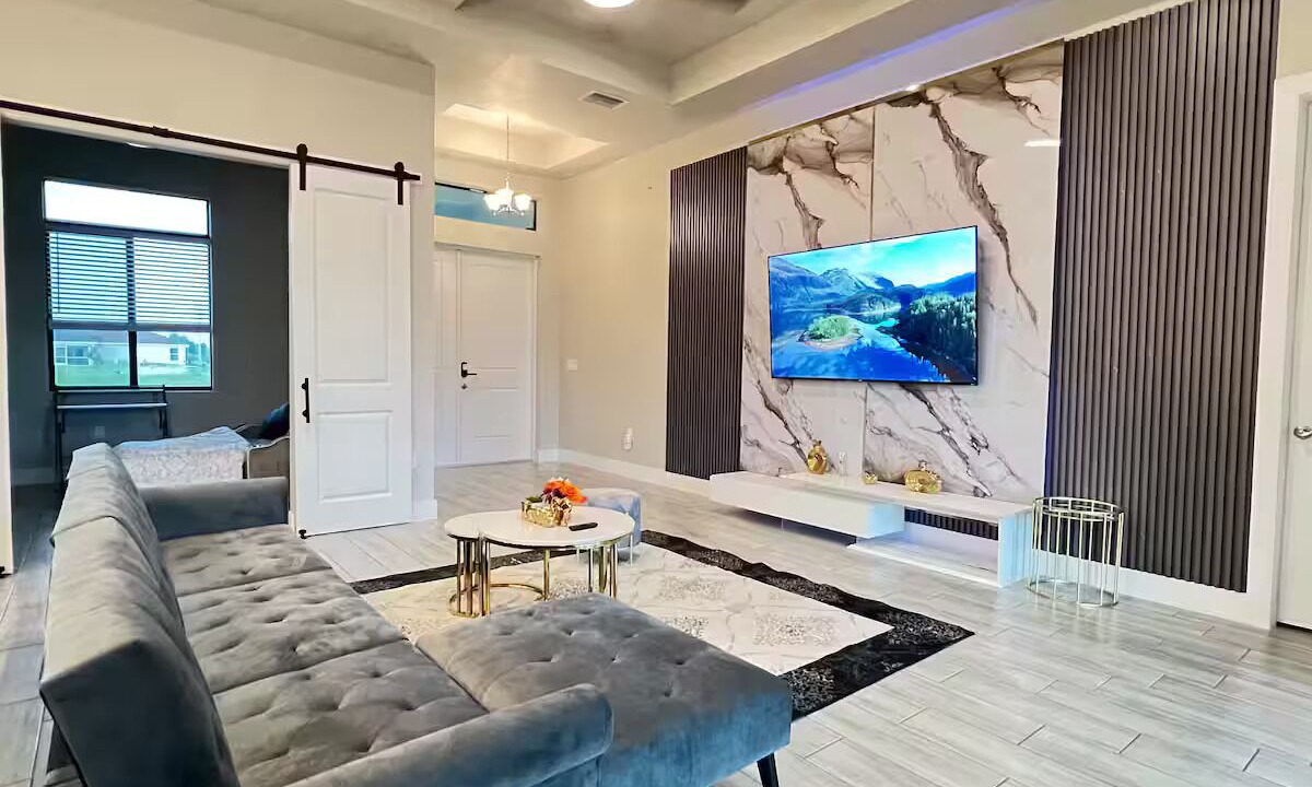 Photo of Livingroom in Sunshine