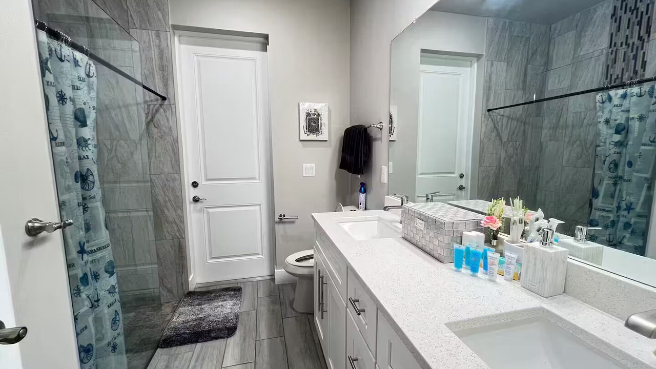 Photo of Bathroom in Sunshine