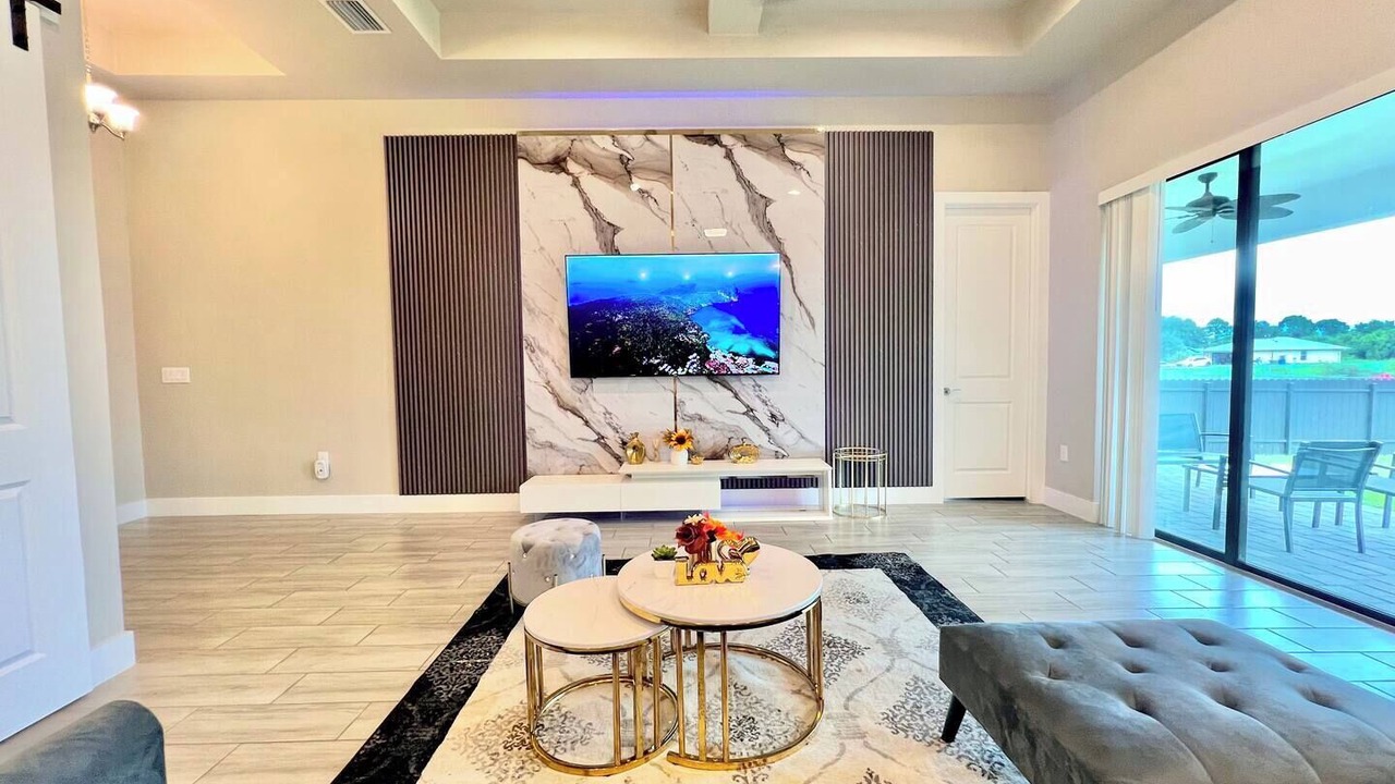 Photo of Livingroom in Sunshine